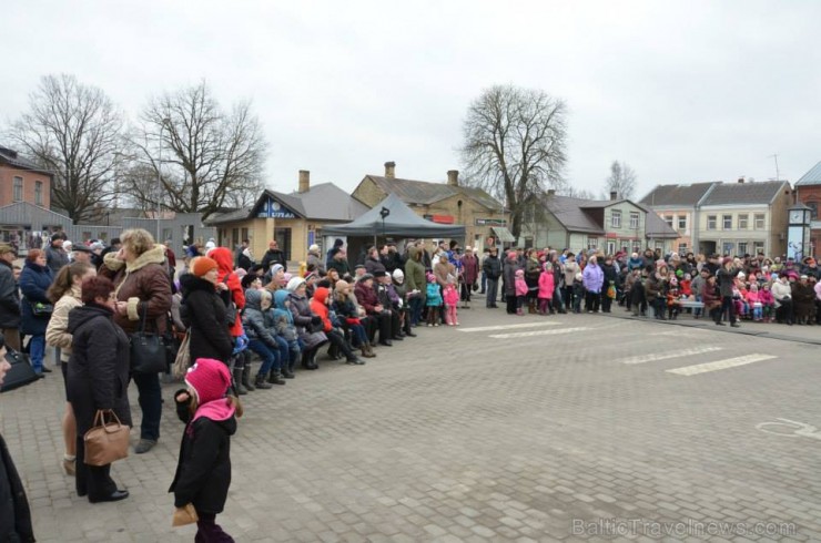 Jēkabpilī 1.martā Vecpilsētas laukumā notikusi Ziemas pavadīšana un Pavasara sagaidīšana jeb Masļeņicas svinēšana, ko ik gadu organizē Jēkabpils kriev Jēkabpilī 1.martā Vecpilsētas laukumā notikusi Ziemas pavadīšana un Pavasara sagaidīšana jeb Masļeņicas svinēšana, ko ik gadu organizē Jēkabpils kriev 115637