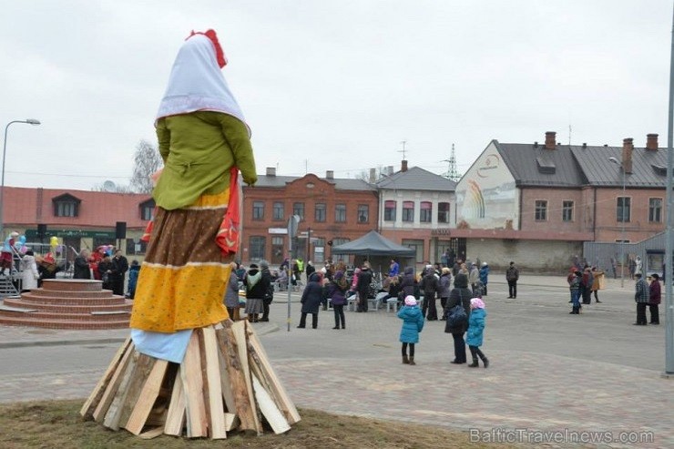 Jēkabpilī 1.martā Vecpilsētas laukumā notikusi Ziemas pavadīšana un Pavasara sagaidīšana jeb Masļeņicas svinēšana, ko ik gadu organizē Jēkabpils kriev Jēkabpilī 1.martā Vecpilsētas laukumā notikusi Ziemas pavadīšana un Pavasara sagaidīšana jeb Masļeņicas svinēšana, ko ik gadu organizē Jēkabpils kriev 115719