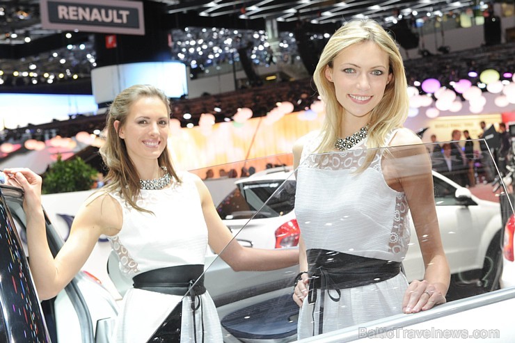 No 2014.gada 6.marta līdz 16.martam Ženēvas autoizstādē (www.salon-auto.ch) prezentē jaunākās automašīnas un skaistules Foto: UnitedPictures No 2014.gada 6.marta līdz 16.martam Ženēvas autoizstādē (www.salon-auto.ch) prezentē jaunākās automašīnas un skaistules Foto: UnitedPictures 115896