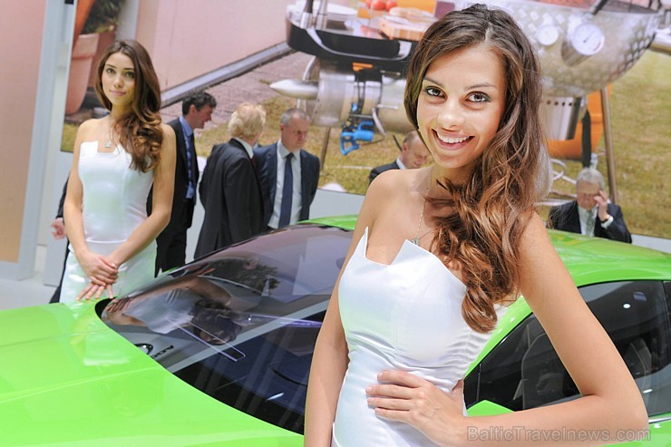 No 2014.gada 6.marta līdz 16.martam Ženēvas autoizstādē (www.salon-auto.ch) prezentē jaunākās automašīnas un skaistules Foto: UnitedPictures No 2014.gada 6.marta līdz 16.martam Ženēvas autoizstādē (www.salon-auto.ch) prezentē jaunākās automašīnas un skaistules Foto: UnitedPictures 115901