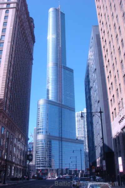 Staigājot pa šo ielu, iespējams arī aplūkot dažas no ASV augstākajām ēkām, piemēram, Trump International Hotel and Tower Staigājot pa šo ielu, iespējams arī aplūkot dažas no ASV augstākajām ēkām, piemēram, Trump International Hotel and Tower 115932