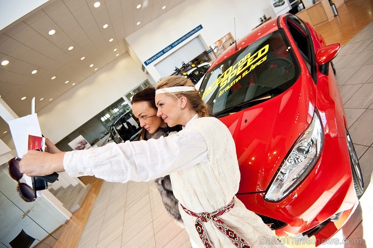 Inchcape Motors Latvija, oficiālā BTA Sieviešu dienas rallija auto – FORD zīmola pārstāvis Latvijā, izveidojis vienu no lielākajām t.s. selfiju galeri Inchcape Motors Latvija, oficiālā BTA Sieviešu dienas rallija auto – FORD zīmola pārstāvis Latvijā, izveidojis vienu no lielākajām t.s. selfiju galeri 116604