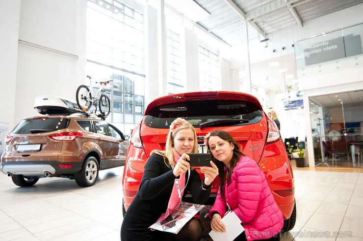 Inchcape Motors Latvija, oficiālā BTA Sieviešu dienas rallija auto – FORD zīmola pārstāvis Latvijā, izveidojis vienu no lielākajām t.s. selfiju galeri Inchcape Motors Latvija, oficiālā BTA Sieviešu dienas rallija auto – FORD zīmola pārstāvis Latvijā, izveidojis vienu no lielākajām t.s. selfiju galeri 116605