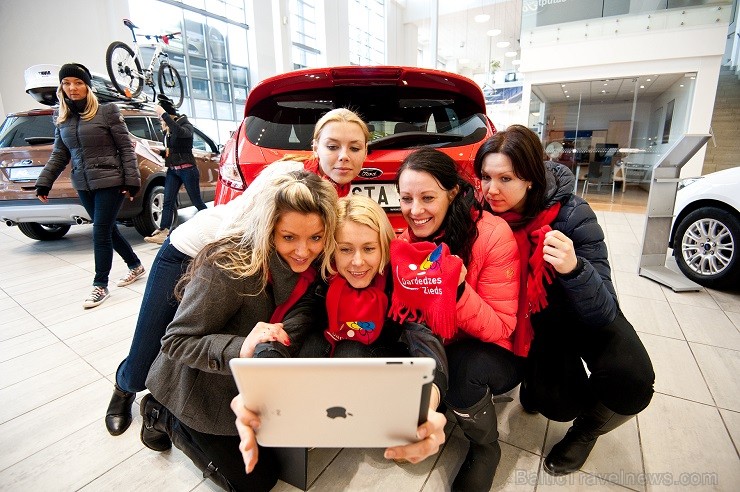 Inchcape Motors Latvija, oficiālā BTA Sieviešu dienas rallija auto – FORD zīmola pārstāvis Latvijā, izveidojis vienu no lielākajām t.s. selfiju galeri Inchcape Motors Latvija, oficiālā BTA Sieviešu dienas rallija auto – FORD zīmola pārstāvis Latvijā, izveidojis vienu no lielākajām t.s. selfiju galeri 116607
