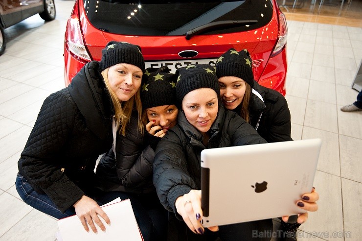 Inchcape Motors Latvija, oficiālā BTA Sieviešu dienas rallija auto – FORD zīmola pārstāvis Latvijā, izveidojis vienu no lielākajām t.s. selfiju galeri Inchcape Motors Latvija, oficiālā BTA Sieviešu dienas rallija auto – FORD zīmola pārstāvis Latvijā, izveidojis vienu no lielākajām t.s. selfiju galeri 116608