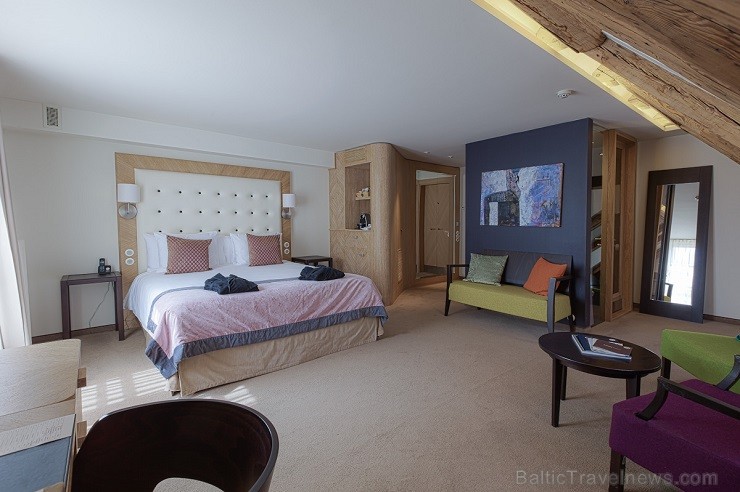5* viesnīcā atrodas eleganti apartamenti, zivju restorāns Le Dome un miera oāze Dome SPA. Viesnīcā iespējams rīkot arī sanāksmes un pasākumus. Vairāk 5* viesnīcā atrodas eleganti apartamenti, zivju restorāns Le Dome un miera oāze Dome SPA. Viesnīcā iespējams rīkot arī sanāksmes un pasākumus. Vairāk 117347