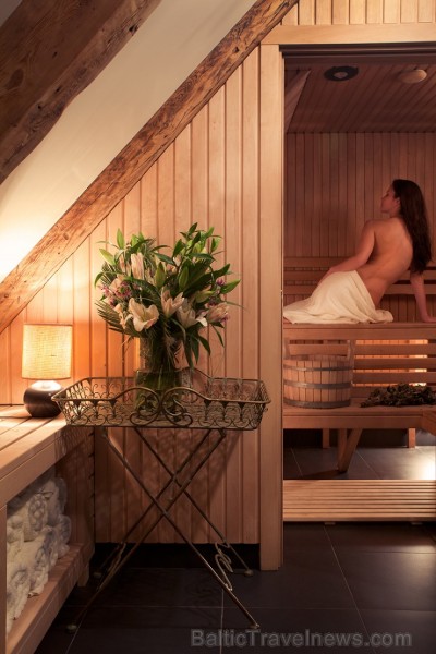 5* viesnīcā atrodas eleganti apartamenti, zivju restorāns Le Dome un miera oāze Dome SPA. Viesnīcā iespējams rīkot arī sanāksmes un pasākumus. Vairāk 5* viesnīcā atrodas eleganti apartamenti, zivju restorāns Le Dome un miera oāze Dome SPA. Viesnīcā iespējams rīkot arī sanāksmes un pasākumus. Vairāk 117351