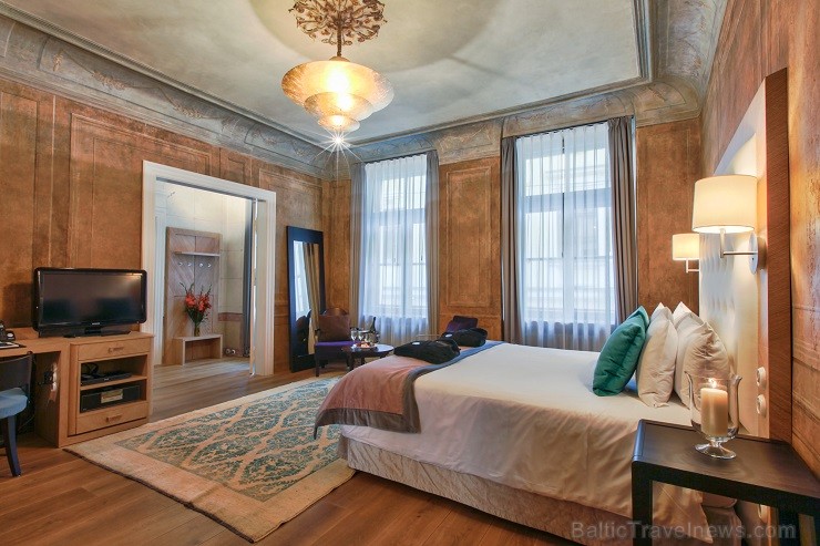 5* viesnīcā atrodas eleganti apartamenti, zivju restorāns Le Dome un miera oāze Dome SPA. Viesnīcā iespējams rīkot arī sanāksmes un pasākumus. Vairāk 5* viesnīcā atrodas eleganti apartamenti, zivju restorāns Le Dome un miera oāze Dome SPA. Viesnīcā iespējams rīkot arī sanāksmes un pasākumus. Vairāk 117360