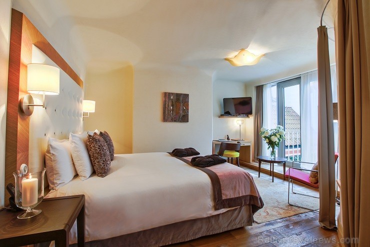 5* viesnīcā atrodas eleganti apartamenti, zivju restorāns Le Dome un miera oāze Dome SPA. Viesnīcā iespējams rīkot arī sanāksmes un pasākumus. Vairāk 5* viesnīcā atrodas eleganti apartamenti, zivju restorāns Le Dome un miera oāze Dome SPA. Viesnīcā iespējams rīkot arī sanāksmes un pasākumus. Vairāk 117361