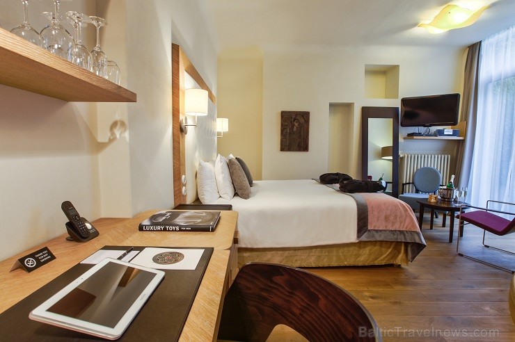 5* viesnīcā atrodas eleganti apartamenti, zivju restorāns Le Dome un miera oāze Dome SPA. Viesnīcā iespējams rīkot arī sanāksmes un pasākumus. Vairāk 5* viesnīcā atrodas eleganti apartamenti, zivju restorāns Le Dome un miera oāze Dome SPA. Viesnīcā iespējams rīkot arī sanāksmes un pasākumus. Vairāk 117362