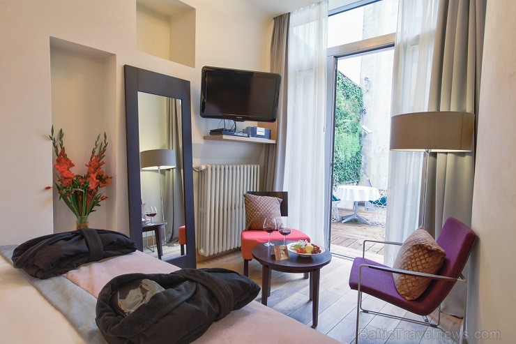 5* viesnīcā atrodas eleganti apartamenti, zivju restorāns Le Dome un miera oāze Dome SPA. Viesnīcā iespējams rīkot arī sanāksmes un pasākumus. Vairāk 5* viesnīcā atrodas eleganti apartamenti, zivju restorāns Le Dome un miera oāze Dome SPA. Viesnīcā iespējams rīkot arī sanāksmes un pasākumus. Vairāk 117363