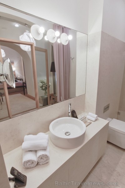5* viesnīcā atrodas eleganti apartamenti, zivju restorāns Le Dome un miera oāze Dome SPA. Viesnīcā iespējams rīkot arī sanāksmes un pasākumus. Vairāk 5* viesnīcā atrodas eleganti apartamenti, zivju restorāns Le Dome un miera oāze Dome SPA. Viesnīcā iespējams rīkot arī sanāksmes un pasākumus. Vairāk 117365