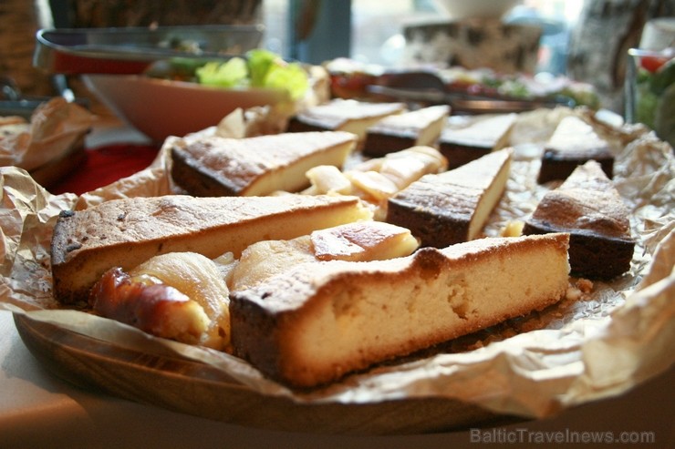 Vecrīgas restorāns Melnā Bite aicina uz pusdienu branču darba dienās no pulksten 12.00 līdz 16.00. Vairāk informācijas interneta vietnē www.melnabite. Vecrīgas restorāns Melnā Bite aicina uz pusdienu branču darba dienās no pulksten 12.00 līdz 16.00. Vairāk informācijas interneta vietnē www.melnabite. 117687