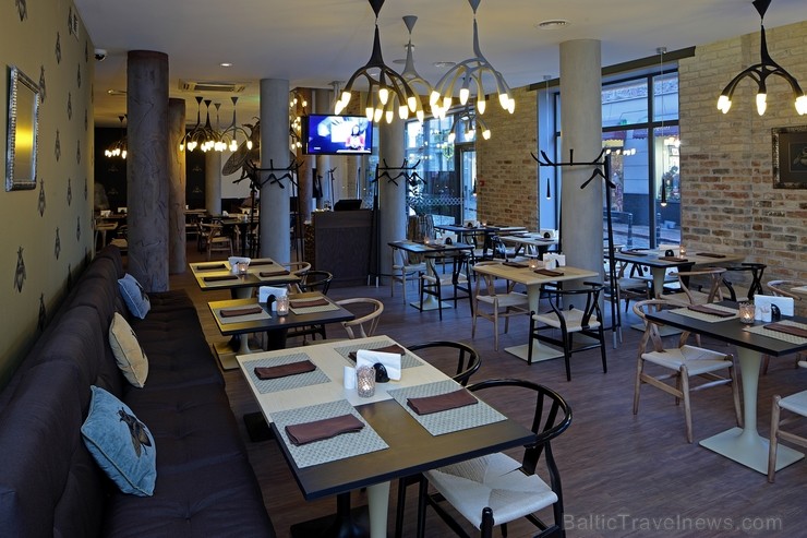 Vecrīgas restorāns Melnā Bite aicina uz pusdienu branču darba dienās no pulksten 12.00 līdz 16.00. Vairāk informācijas interneta vietnē www.melnabite. Vecrīgas restorāns Melnā Bite aicina uz pusdienu branču darba dienās no pulksten 12.00 līdz 16.00. Vairāk informācijas interneta vietnē www.melnabite. 117691