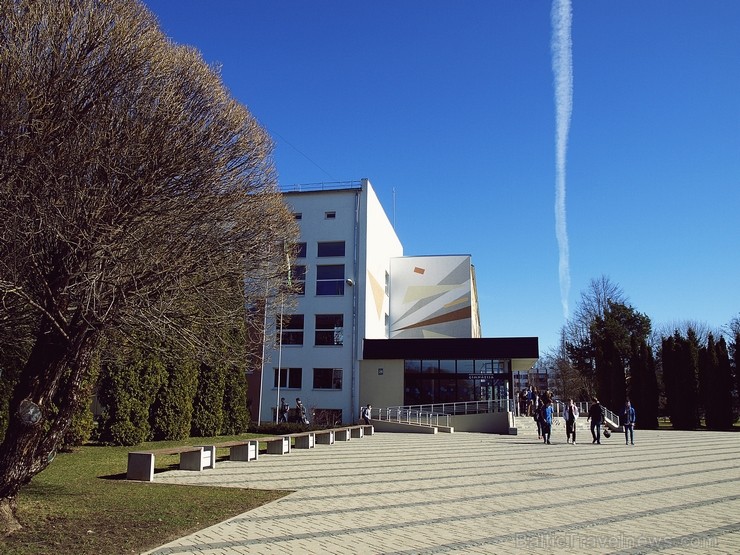 Aizkraukles novada ģimnāzija (senāk - Stučkas 2.vidusskola un Aizkraukles 2.vidusskola). 2013.gadā skola atzīmēja 40 gadu jubileju. Aizkraukles novada ģimnāzija (senāk - Stučkas 2.vidusskola un Aizkraukles 2.vidusskola). 2013.gadā skola atzīmēja 40 gadu jubileju. 117950