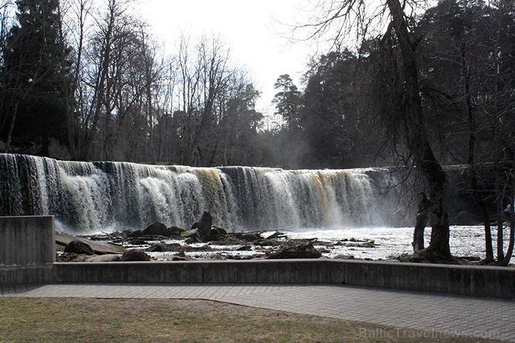 Keilas ūdenskritums ceļotājus piesaista visos gadalaikos un spēj ikvienu apburt gan ziemā, gan vasarā. Vairāk - www.visitestonia.com 119941