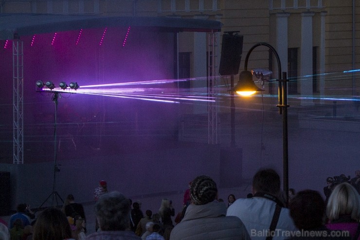 Notikusi iespaidīga lāzeru un mūzikas performance Sinerģija Rotko centrā 120074