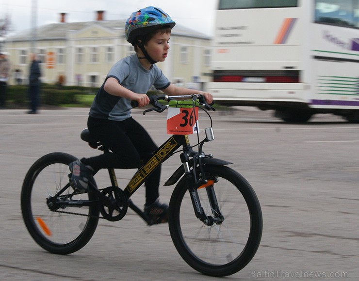 11. maijā Smiltenē norisinājās SEB MTB maratona 2. posms, kurā tika pārstāvēti arī paši mazākie dalībnieki 11. maijā Smiltenē norisinājās SEB MTB maratona 2. posms, kurā tika pārstāvēti arī paši mazākie dalībnieki 121065