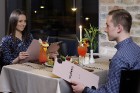 Ielūkojies Rīgas restorāna Melnā Bite jaunajā ēdienkartē