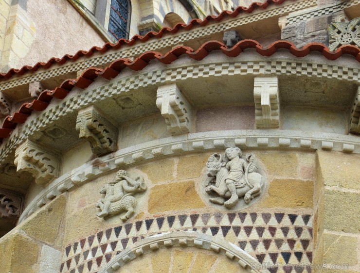 Travelnews.lv iepazīst Saint-Austremoine - vienu no Francijas skaistākajām romāņu baznīcām pilsētā Isuāra (Issoire) Travelnews.lv iepazīst Saint-Austremoine - vienu no Francijas skaistākajām romāņu baznīcām pilsētā Isuāra (Issoire) 122831