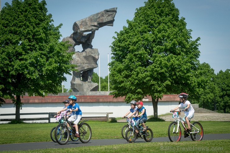 25. maijā Rīgā, Uzvaras parkā norisinājās Rīgas bērnu mini velomaratons, kurā piedalījušies teju 300 mazie riteņbraucēji vecumā no 3 līdz 11 gadiem 25. maijā Rīgā, Uzvaras parkā norisinājās Rīgas bērnu mini velomaratons, kurā piedalījušies teju 300 mazie riteņbraucēji vecumā no 3 līdz 11 gadiem 123020