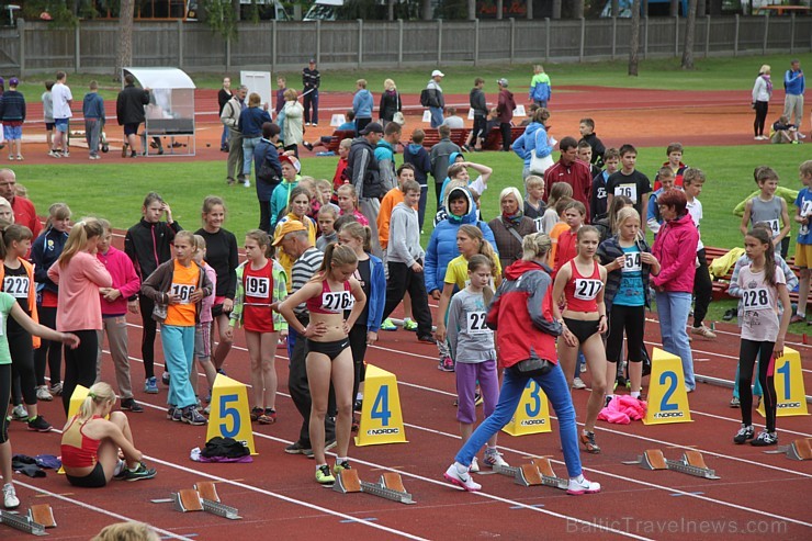 Ogres novada sporta centrs veiksmīgi startē vieglatlētikas sacensībās jauniešiem «Valmieras spēles 2014» Ogres novada sporta centrs veiksmīgi startē vieglatlētikas sacensībās jauniešiem «Valmieras spēles 2014» 123318