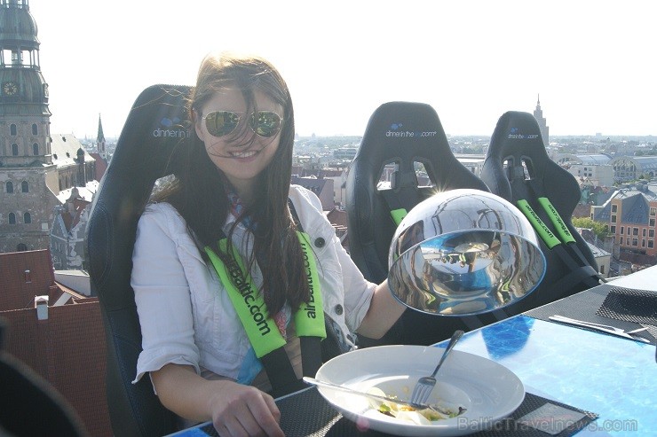 Līdz 8. jūnijam Rīgā viesojas neparastais debesu restorāns Dinner In The Sky. Nepalaid garām šo iespēju un rezervē vietu www.dinnerinthesky.lv Līdz 8. jūnijam Rīgā viesojas neparastais debesu restorāns Dinner In The Sky. Nepalaid garām šo iespēju un rezervē vietu www.dinnerinthesky.lv 124404