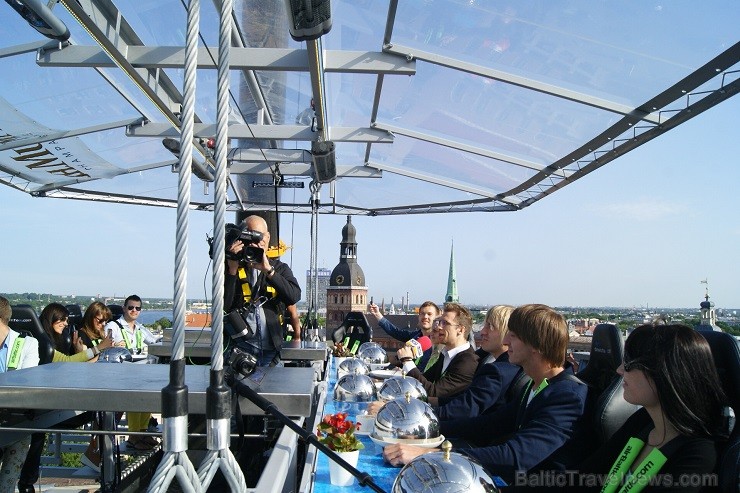 Līdz 8. jūnijam Rīgā viesojas neparastais debesu restorāns Dinner In The Sky. Nepalaid garām šo iespēju un rezervē vietu www.dinnerinthesky.lv Līdz 8. jūnijam Rīgā viesojas neparastais debesu restorāns Dinner In The Sky. Nepalaid garām šo iespēju un rezervē vietu www.dinnerinthesky.lv 124411