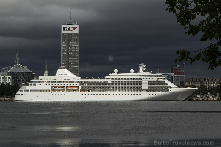 Travelnews.lv redakcija iepazīstas ar kruīza kuģi Silver Whisper 125000