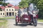 Starptautiskā moto festivāla Baltic Jawa 2014 dalībnieki viesojas Dikļu pilī