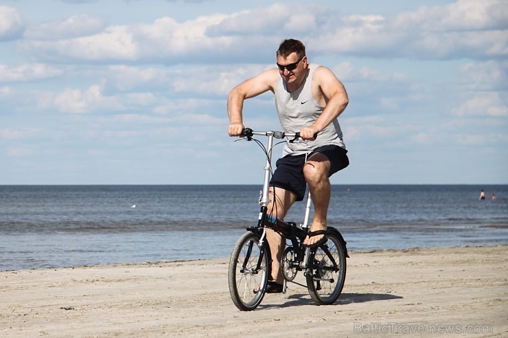 Travelnews.lv redakcija dodas ceļojumā uz Jūrmalu ar saliekamo velosipēdu «Tern Link C7». Atbalsta: «Hawaii Express» Travelnews.lv redakcija dodas ceļojumā uz Jūrmalu ar saliekamo velosipēdu «Tern Link C7». Atbalsta: «Hawaii Express» 127007