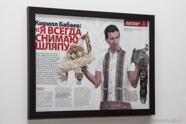 Kolekcijas pamatlicējs ir ievērojamais Maskavas zinātnieks un ceļotājs Kirils Babajevs, kurš uz Rīgu atvedis simtiem dažādu galvassegu, kas pārstāv da Kolekcijas pamatlicējs ir ievērojamais Maskavas zinātnieks un ceļotājs Kirils Babajevs, kurš uz Rīgu atvedis simtiem dažādu galvassegu, kas pārstāv da 127056