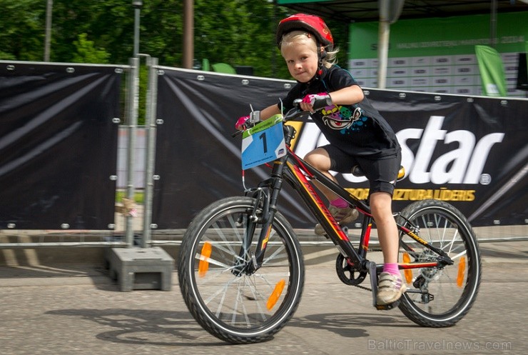 Svētdien skaistajā Siguldā norisinājās Latvijas lielākā kalnu riteņbraukšanas seriāla – SEB MTB maratona – ceturtais posms, kas iekļauts arī prestižaj Svētdien skaistajā Siguldā norisinājās Latvijas lielākā kalnu riteņbraukšanas seriāla – SEB MTB maratona – ceturtais posms, kas iekļauts arī prestižaj 127350