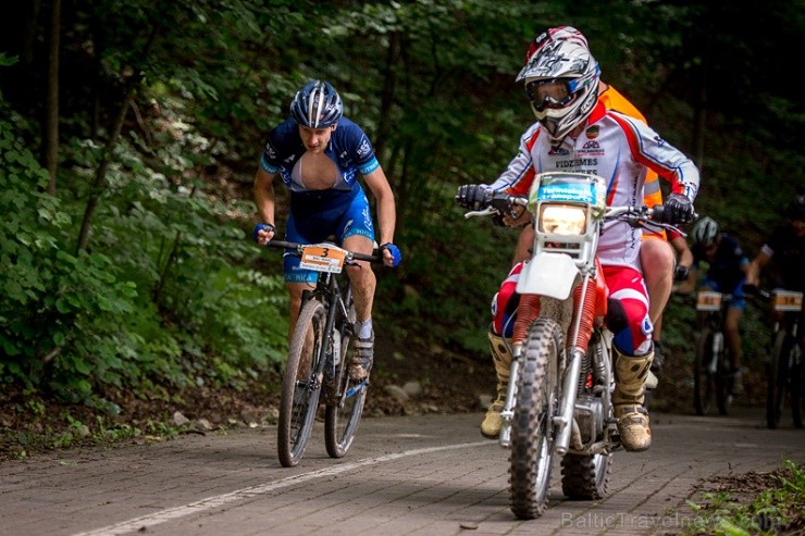 Svētdien skaistajā Siguldā norisinājās Latvijas lielākā kalnu riteņbraukšanas seriāla – SEB MTB maratona – ceturtais posms, kas iekļauts arī prestižaj Svētdien skaistajā Siguldā norisinājās Latvijas lielākā kalnu riteņbraukšanas seriāla – SEB MTB maratona – ceturtais posms, kas iekļauts arī prestižaj 127370