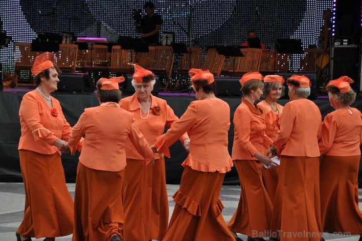 Rēzeknē 13.jūlijā bija pulcējušies 17 senioru deju kolektīvi no Latgales, Vidzemes un Kurzemes, kuri izdejoja savas dvēseles stīgas Latgales senioru d Rēzeknē 13.jūlijā bija pulcējušies 17 senioru deju kolektīvi no Latgales, Vidzemes un Kurzemes, kuri izdejoja savas dvēseles stīgas Latgales senioru d 128212