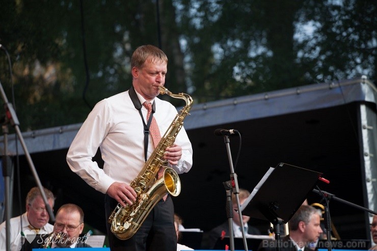 Līdz 26. jūlijam Minhauzena Undā notiek XVII starptautiskais Saulkrastu džeza festivāls «Saulkrasti Jazz 2014», kurā uzstājas izcili džeza mūziķi no 1 Līdz 26. jūlijam Minhauzena Undā notiek XVII starptautiskais Saulkrastu džeza festivāls «Saulkrasti Jazz 2014», kurā uzstājas izcili džeza mūziķi no 1 129165