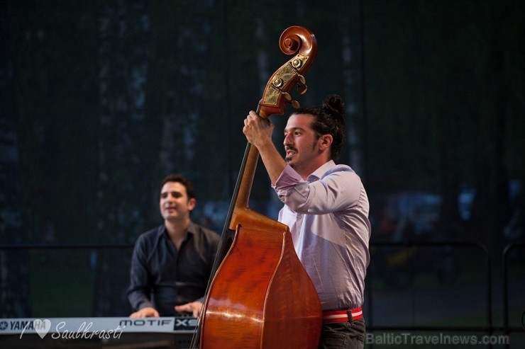Līdz 26. jūlijam Minhauzena Undā notiek XVII starptautiskais Saulkrastu džeza festivāls «Saulkrasti Jazz 2014», kurā uzstājas izcili džeza mūziķi no 1 Līdz 26. jūlijam Minhauzena Undā notiek XVII starptautiskais Saulkrastu džeza festivāls «Saulkrasti Jazz 2014», kurā uzstājas izcili džeza mūziķi no 1 129190