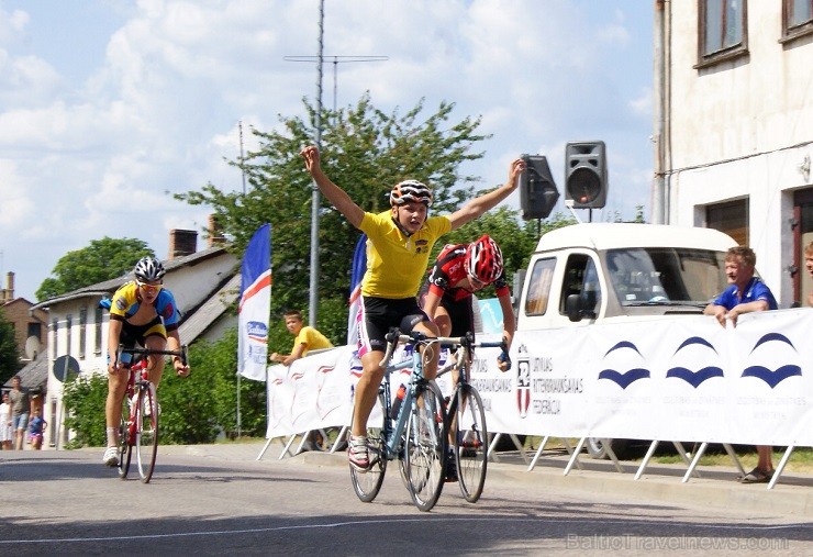 26.07.2014 Emīlijas Sonkas, kas pirms 50 gadiem izcīnīja pasaules čempiones riteņbraukšanā titulu, dzimtajā Alsungā tika aizvadīts kārtējais «Baltais 26.07.2014 Emīlijas Sonkas, kas pirms 50 gadiem izcīnīja pasaules čempiones riteņbraukšanā titulu, dzimtajā Alsungā tika aizvadīts kārtējais «Baltais 129327