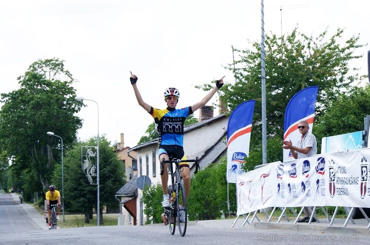 26.07.2014 Emīlijas Sonkas, kas pirms 50 gadiem izcīnīja pasaules čempiones riteņbraukšanā titulu, dzimtajā Alsungā tika aizvadīts kārtējais «Baltais 26.07.2014 Emīlijas Sonkas, kas pirms 50 gadiem izcīnīja pasaules čempiones riteņbraukšanā titulu, dzimtajā Alsungā tika aizvadīts kārtējais «Baltais 129339