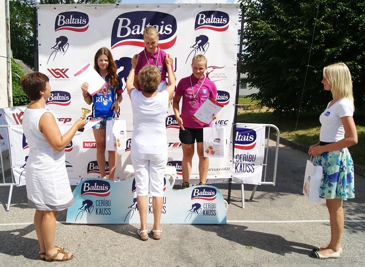 26.07.2014 Emīlijas Sonkas, kas pirms 50 gadiem izcīnīja pasaules čempiones riteņbraukšanā titulu, dzimtajā Alsungā tika aizvadīts kārtējais «Baltais 26.07.2014 Emīlijas Sonkas, kas pirms 50 gadiem izcīnīja pasaules čempiones riteņbraukšanā titulu, dzimtajā Alsungā tika aizvadīts kārtējais «Baltais 129341