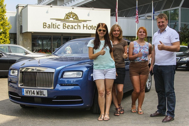 Travelnews.lv redakcija karstajās vasaras dienās strādā Jūrmalas 5 zvaigžņu viesnīcā «Baltic Beach Hotel» (www.BalticBeach.lv)... tāpēc «Rolls Royce W Travelnews.lv redakcija karstajās vasaras dienās strādā Jūrmalas 5 zvaigžņu viesnīcā «Baltic Beach Hotel» (www.BalticBeach.lv)... tāpēc «Rolls Royce W 129510