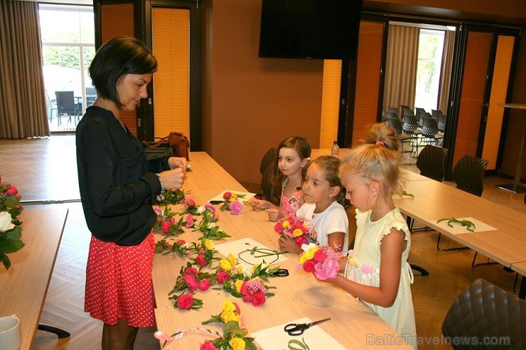 27.07.2014 viesnīcas Mercure Riga Centre restorānā The Traveller norisinājās floristikas meistarklase bērniem. Nākamā meistarklase 27.07.2014 viesnīcas Mercure Riga Centre restorānā The Traveller norisinājās floristikas meistarklase bērniem. Nākamā meistarklase