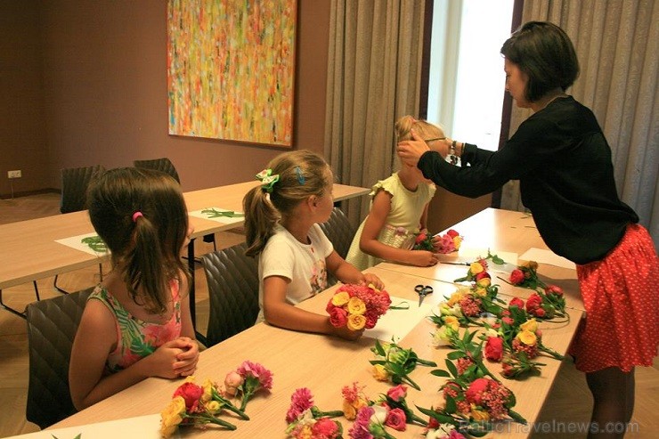 27.07.2014 viesnīcas Mercure Riga Centre restorānā The Traveller norisinājās floristikas meistarklase bērniem. Nākamā meistarklase 27.07.2014 viesnīcas Mercure Riga Centre restorānā The Traveller norisinājās floristikas meistarklase bērniem. Nākamā meistarklase