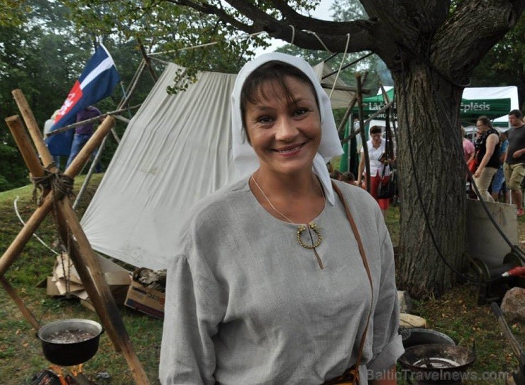 01.08.2014 vēstures rekonstrukciju klubi cīnījās par princeses Rozes atbrīvošanu un vakara noslēgumā koklētājs un princese Roze atkal satikās!Cīņas no 01.08.2014 vēstures rekonstrukciju klubi cīnījās par princeses Rozes atbrīvošanu un vakara noslēgumā koklētājs un princese Roze atkal satikās!Cīņas no 129984