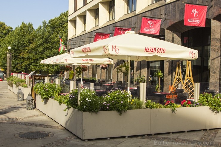 Vecrīgas viesnīcas Hotel Roma grilbāra Mazais Otto kolektīvs aicina nogaršot ēdienus no jaunās augusta ēdienkartes. Vairāk šeit Vecrīgas viesnīcas Hotel Roma grilbāra Mazais Otto kolektīvs aicina nogaršot ēdienus no jaunās augusta ēdienkartes. Vairāk šeit 130441
