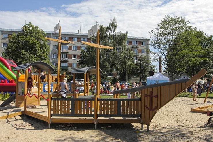 Pagājušajā nedēļas nogalē Vecmīlgrāvī - bērnu laukumā notika Mīlgrāvja krastmalas svētki – «80 dienas ap zemeslodi» Pagājušajā nedēļas nogalē Vecmīlgrāvī - bērnu laukumā notika Mīlgrāvja krastmalas svētki – «80 dienas ap zemeslodi» 130563