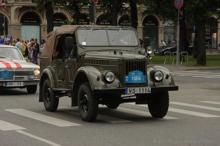 Jau devīto reizi noticis starptautiskais seno spēkratu salidojums «Riga Retro» 131134
