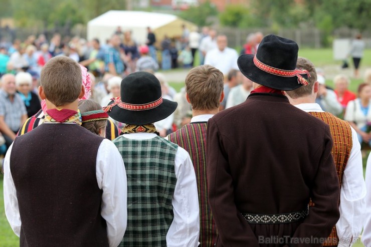 Žaliūkių malūnininko sodyboje įvykusią Žolinės šventę 131163