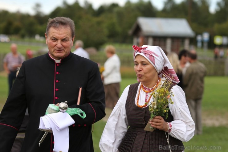 Žaliūkių malūnininko sodyboje įvykusią Žolinės šventę 131165