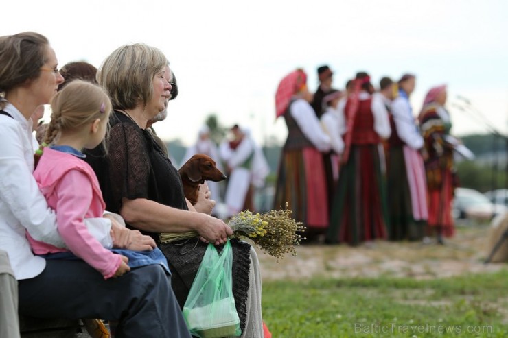 Žaliūkių malūnininko sodyboje įvykusią Žolinės šventę 131173